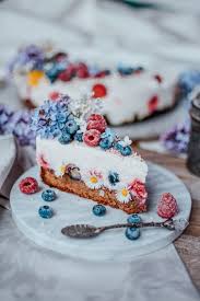 Protein Joghurt Torte Zum Muttertag Carinaberry Com Rezept Joghurttorte Lebensmittel Essen Kostliche Desserts