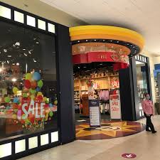 Shop for costumes, clothes, toys, collectibles, decor, movies and more at shopdisney. Eight More Disney Store Closures In Az Ca Fl Ga Md Ok Tx 25 Us Total Diskingdom Com Disney Marvel Star Wars Video Game News