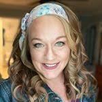 Heather Mounce's Instagram, Twitter & Facebook