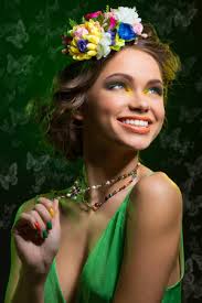 COIFFURE Dans Un Style Vintage Sur Fond Rétro Modèle. Rococo. Luxe Et  Grande Classe Banque D'Images et Photos Libres De Droits. Image 76641810