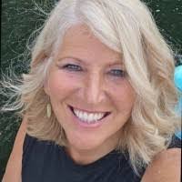 Amy Sargent's Instagram, Twitter & Facebook