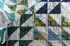 It's august, and a good time for some fun and free patterns for beach and ocean themed quilts ! Ocean Waves Quilt A Finish Wooden Spoon Quilts