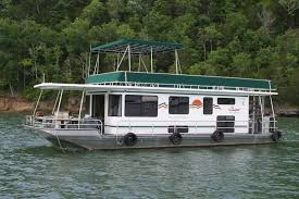 Be your own captain and capture the beauty and the prestige of one of the clearest bodies of water in the country. Dale Hollow Lake Houseboats Rentals