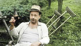 Nezapomenutelný spor dvou mysliveckých spolků nad zastřeleným kancem v komedii podle povídek bohumila hrabala (1983). Slavnosti Snezenek Vse O Tematu Blesk Cz