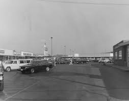 The Plaza Shopping Center In The Late 1980s Tbt Lancaster Ohio Ohio History Ohio