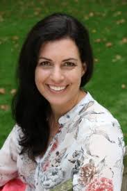 Kendra Bean's Instagram, Twitter & Facebook