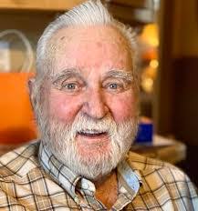 Eddie Ponder's Instagram, Twitter & Facebook