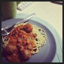 This is a simple recipe for a delicious meal of spaghetti and meat sauce using canned tomato soup and diced tomatoes, along with worcestershire sauce, lemon juice, and vanilla extract. Resepi Tuna Bercili Spaghetti Dengan Meatball Sekadar Coretan Biasa