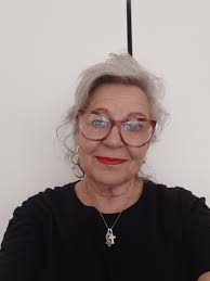 Table Mountain and Cape Town City Hall to be lit purple in honour of  Desmond Tutu. Mayor Geordin Hill-Lewis said that starting from 8pm