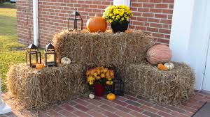 Pin By Leigh Creech On Photography Fall Outdoor Decor Fall Yard Decor Fall Decor