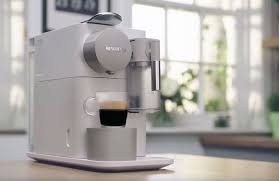 Kompakte Kapsel Kaffeemaschine Nespresso Lattissima One Von Delonghi Unhyped Kaffeemaschine Kapsel Kaffeemaschine Nespresso