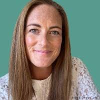 Sophie Haley's Instagram, Twitter & Facebook