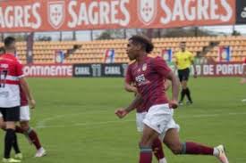 Pelo twitter, o vitória lamentou a morte do seu antigo jogador. Morreu Alex Apolinario Jogador Do Alverca Que Sofreu Paragem Cardiaca Em Campo Futebol Nacional Publico