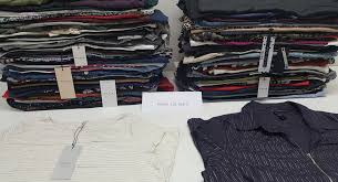 Vand haine second hand la saci ,calitatea extra 65lei sacul,calitatea 1 35 lei sacul si calitate 2 18 lei sacul cantitea minima 30 saci totul negociabil la cantitati mai mari. Depozit Haine Second Hand En Gros Livrare In Tara In 24h Andreitrust