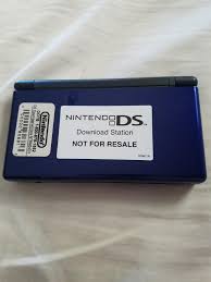 The system is able to use download play with the nintendo dsi xl, nintendo dsi, nintendo ds lite, and nintendo ds systems. This Is A Ds Download Station That Was Used To Distribute Demos Of Games Back In The Early 2000s R Nintendo