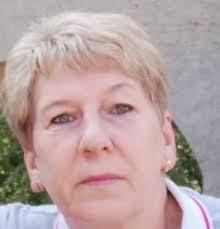 Irena Sendlerová (1910–2008) byla polská sociální pracovnice, která během  2. světové války zachránila asi 2 500 židovských dětí z varšavského ghetta.  Děti pašovala v pytlích, rakvích i sanitkách, dávala jim falešná jména