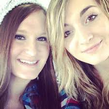 Nicole Cooksey (@nicoleeinez)