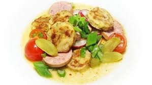 Schuhbecks Meine Bayerische Kochschule Brezenknodel Wurstsalat Br De Wurstsalat Rezept Wurstsalat Brezenknodel Rezept