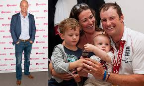 6 he and his parents settled in agadir , morocco, in 1951, but after the 1960 earthquake moved to monaco , 7 where his father practised law. Andrew Strauss Reveals Telling His Sons Their Mum Was Dying Was Hardest Conversation Of His Life Daily Mail Online