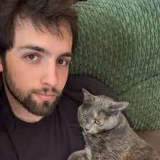 Is 64gb ddr5 better than 32gb?