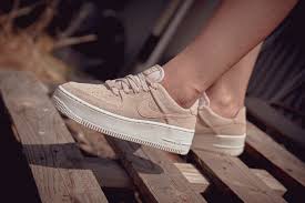 Inicia sesión o regístrate para recibir la notificación. Nike Air Force 1 Sage Low Ar5339 201 Rosa Fur 94 50 Sneakerstudio De