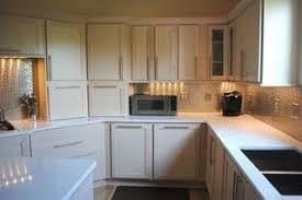 Champagne Stain Maple Cabinets Silestone Quartz In White Zeus Counter Stained Kitchen Cabinets Maple Kitchen Cabinets Stain Kitchen Cabinets Dark