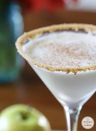Caramel Apple Pie Martini In 2020 Fall Cocktails Recipes Caramel Apples Favorite Pumpkin Recipes
