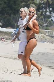 Экс на пляже, 3 сезон. Youtube Star Gigi Gorgeous And Billionaire Heiress Nats Getty Kiss On The Beach After Lavish Wedding Daily Mail Online