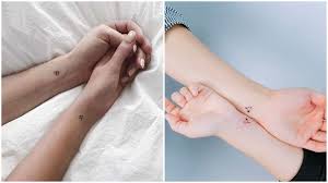 Amor Y Tinta Tatuajes Pequenos Para Parejas Locamente Enamoradas Tatuajes En Pareja Pequenos Tatuajes De Parejas Tatuajes