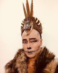 November, also zu allerheiligen, zelebriert. Diy Witch Doctor Costume Maskerix Com Kostume Selber Machen Halloween Kostum Arzt Halloween Kostume Kinder
