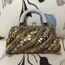 Brown leather bag, brown leather purse, brown shoulder bag, tooled leather purse, floral handbag, ladies purse, mexican. Apricot Room Kazumi Coin Purse Bag Brocade Handbag Shoulder Floral Pattern Import Japanese Products At Wholesale Prices Super Delivery