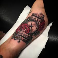 Pour les articles homonymes, voir rose des vents (homonymie). 99 Tatouages Boussole Meilleurs Dessins Et Signification