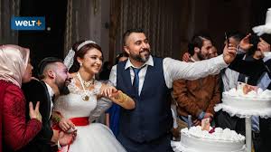 Fertige sprüche können die eigenen gefühle so elegant und glasklar ausdrücken. Turkische Hochzeit Ich Hab Denen Gesagt Ich Trag Kein Kopftuch Welt