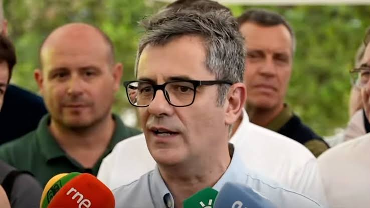 Bolaños rechaza las críticas de Óscar Puente a la Junta de Andalucía: «Es  momento de trabajar codo con codo»