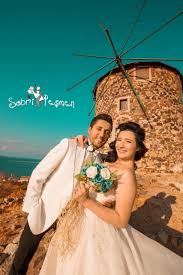 Cunda Adasin Da Cekilmis En Guzel Dis Cekim Dugun Fotograflari Sabri Pesmen Ankara Dugun Fotografcisi Dugun Fotograflari Cicekli Kiz Elbiseleri Dugun