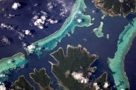 Survol de france est un site collaboratif présentant des photos aériennes de toute la france. Paradise In The Antipodes Aerial View Tahiti French Polynesia Antipodes