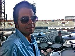 Leonard Cohen's drummer tells Tap what he's listening to