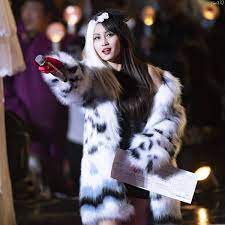 twice momo as cruela de vil at once halloween fanmeet 181028 kpop girls kpop girl groups korean girl groups