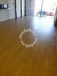 Namun sebetulnya, dalam segi tingkat kekerasan kayu, kayu merbau lebih baik dibanding jenis kayu jati dan merupakan jenis lantai kayu terfavorit kedua setelah lantai kayu jati. Vinyl Lantai Flooring K4896 Furniture Decoration For Sale In Sentul Kuala Lumpur Mudah My