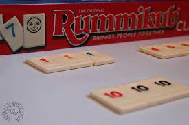 Amazon com fotorama rummy juego de numeros rummy numbers game dujardin 55236 rummy juego de mesa con numeros y colores juega a este juego en línea gratis en pais de los juegos / poki. Rummikub Un Juego Para Trabajar Las Funciones Cognitivas De Goliath