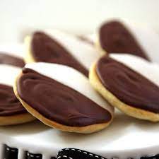 Vintage Recipe From Gourmet Magazine Black And White Cookies White Cookie Recipe Easy Cookies