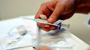 Fabrizio pregliasco commenta la decisione della francia di sospendere anche la somministrazione della seconda dose astrazeneca sotto i 55 anni. Vaccino Astrazeneca L Ok Alla Seconda Dose Per Gli Under 60 In Arrivo