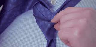 But if all you're looking for is a simple, no frills how to tie a tie guide, these pictures will be perfect for your needs. Tying Tying A Tie How To Die A Tie Gif On Gifer By Gardalar