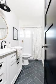 Transitional Bathrooms Pictures Ideas Tips From Hgtv Hgtv In 2020 Neutral Small Bathrooms Small Bathroom Transitional Bathroom