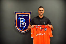 Du finner oss i app store og google play. Done Deal Nacer Chadli Wechselt Zu Meister Basaksehir