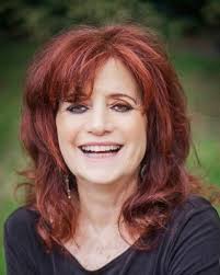 Karen Kaye's Instagram, Twitter & Facebook