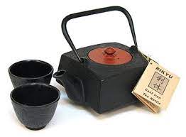 Square Shape Cast Iron Teapot From Pearl River Nyc Cast Iron Tea Pot Tea Pots Tea Pot Set