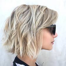 Ora la ricrescita si porta a vista: Capelli Biondo Ghiaccio A Chi Sta Bene Questa Tonalita Fredda Vanity Fair Italia