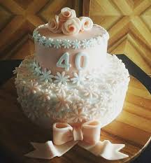 Torta Compleanno 40 Anni Pasta Di Zucchero Fiori Rosa Bianco Fondant Pasta Di Zucchero Fiori Torte Dolci