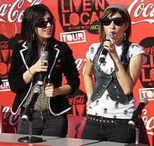 And five grandchildren, dakodi bradley. The Veronicas Wikipedia